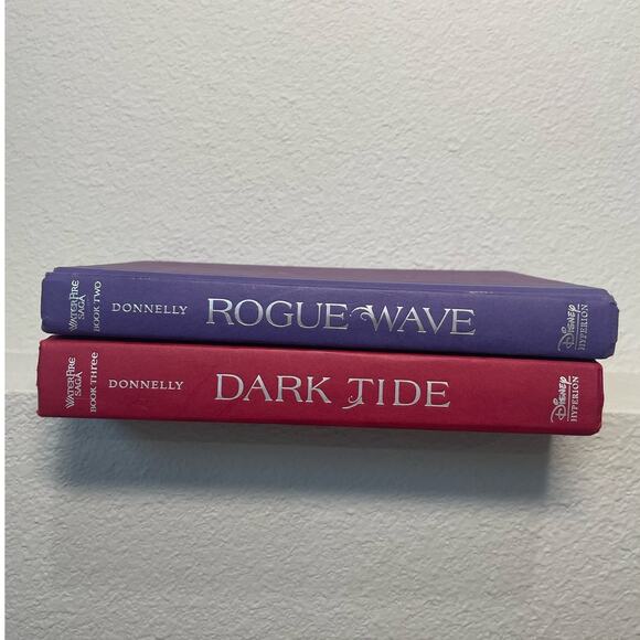 Set of 2 WATERFIRE SAGA Books 2 & 3 Jennifer Donnelly Rogue Wave Dark Tide Hard‎ - Picture 1 of 4